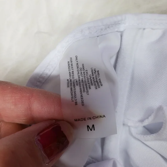 Cute white halter bikini top size medium - Picture 6 of 9